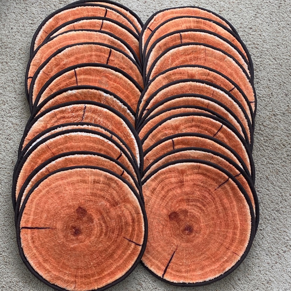 24 Piece Carpet Circle Seats. Digital Wood Tree Print. NWOT.